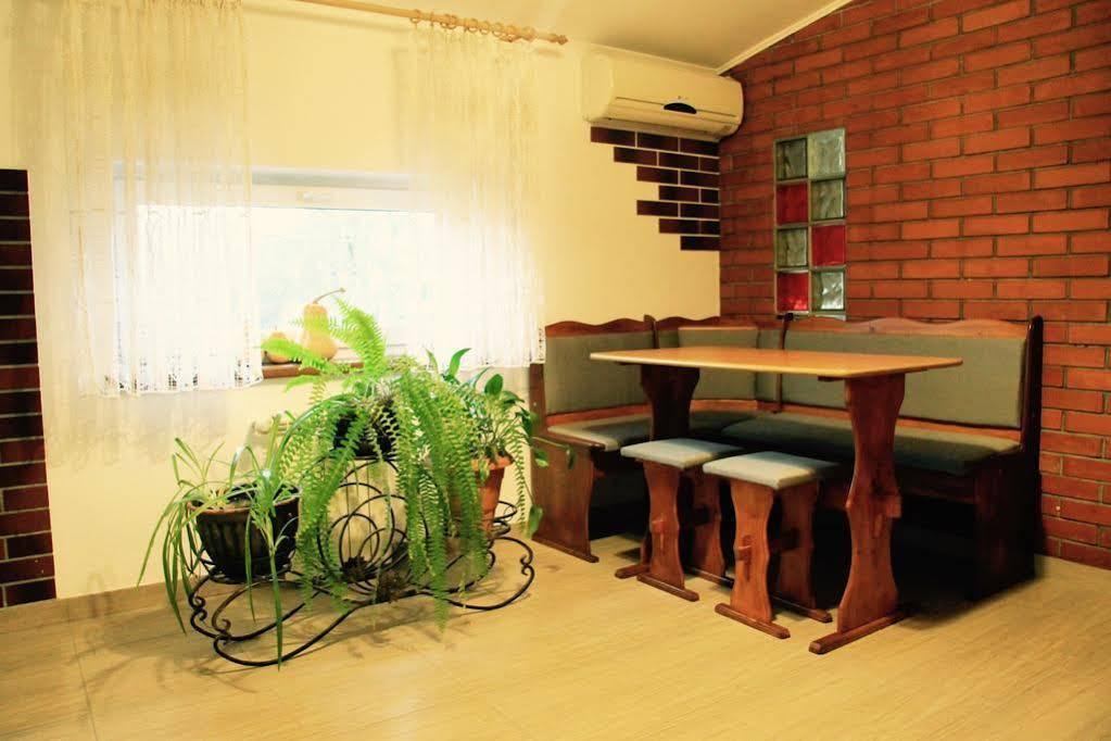 Gusarskiy Hotel And Apartment เคียฟ ภายนอก รูปภาพ
