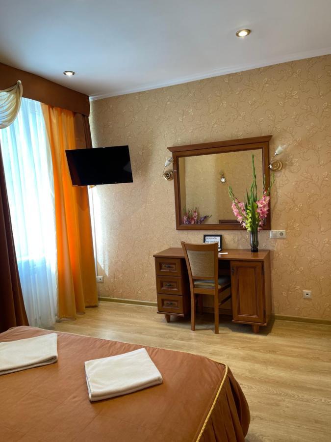 Gusarskiy Hotel And Apartment เคียฟ ภายนอก รูปภาพ