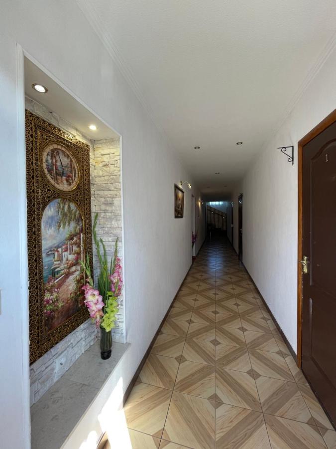 Gusarskiy Hotel And Apartment เคียฟ ภายนอก รูปภาพ