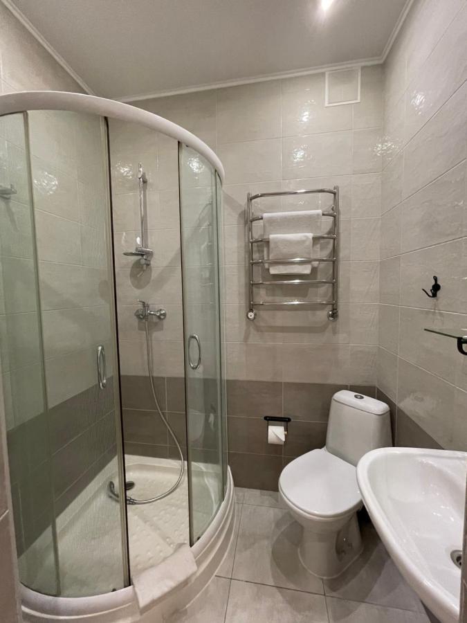 Gusarskiy Hotel And Apartment เคียฟ ภายนอก รูปภาพ