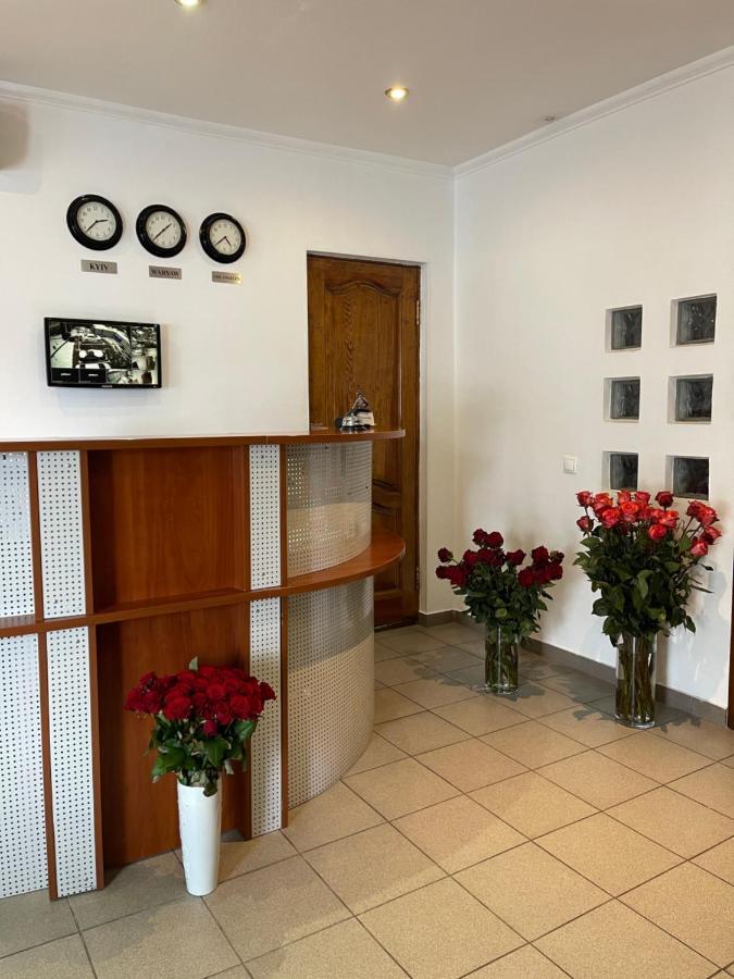 Gusarskiy Hotel And Apartment เคียฟ ภายนอก รูปภาพ